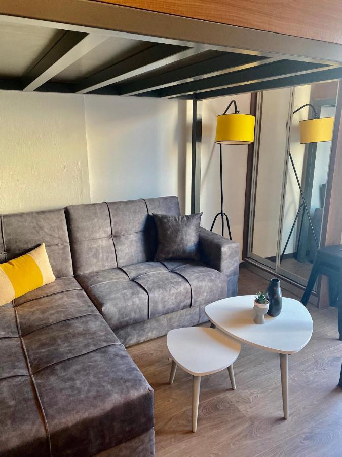 Modern Tiny House In Volos Exterior photo