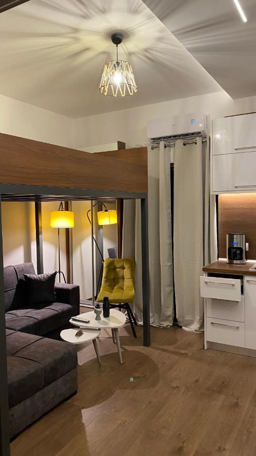 Modern Tiny House In Volos Exterior photo