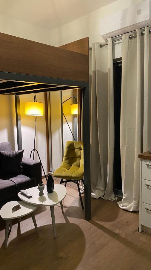 Modern Tiny House In Volos Exterior photo